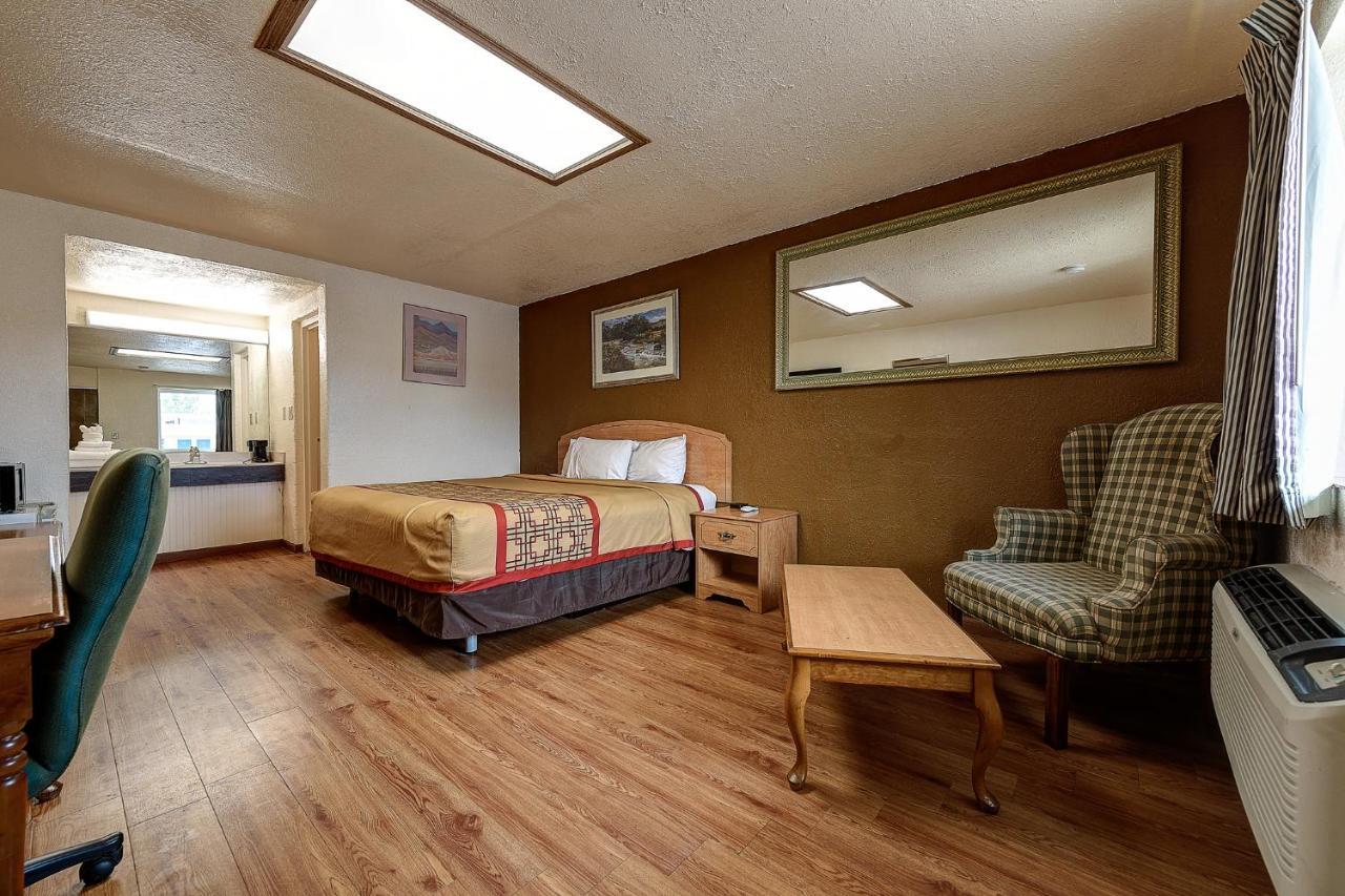Guest Inn Роджерс Экстерьер фото