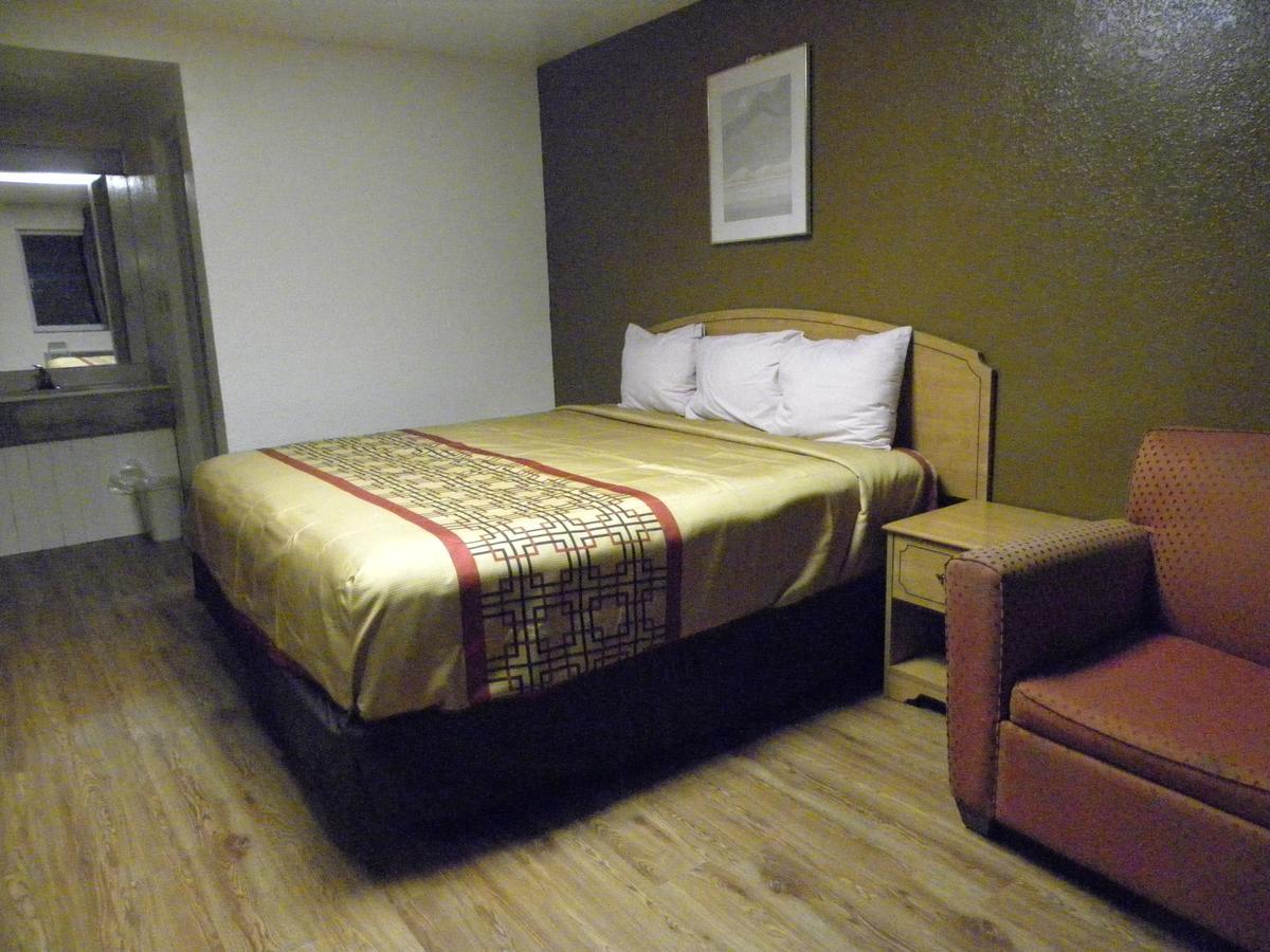 Guest Inn Роджерс Экстерьер фото