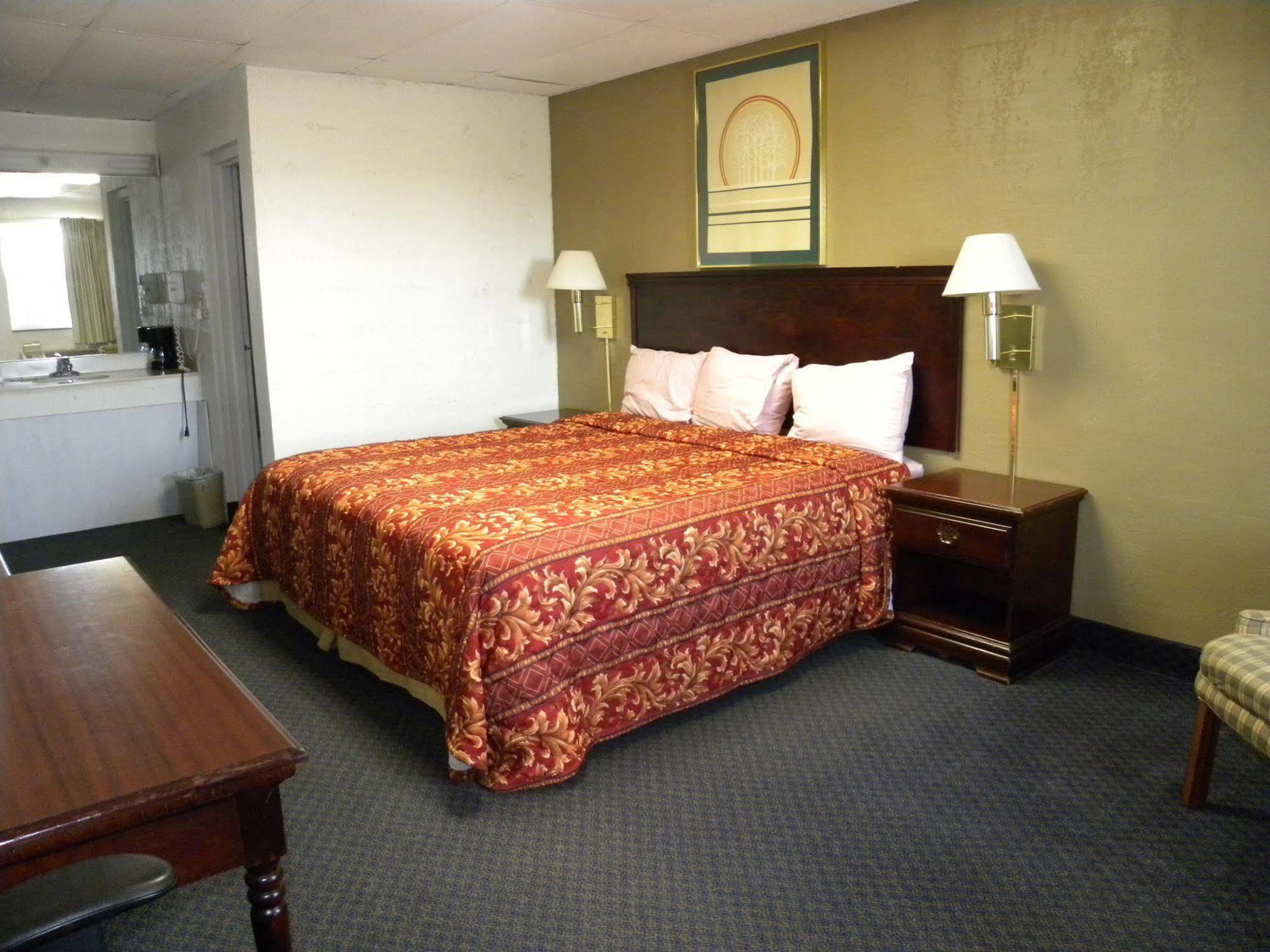 Guest Inn Роджерс Экстерьер фото