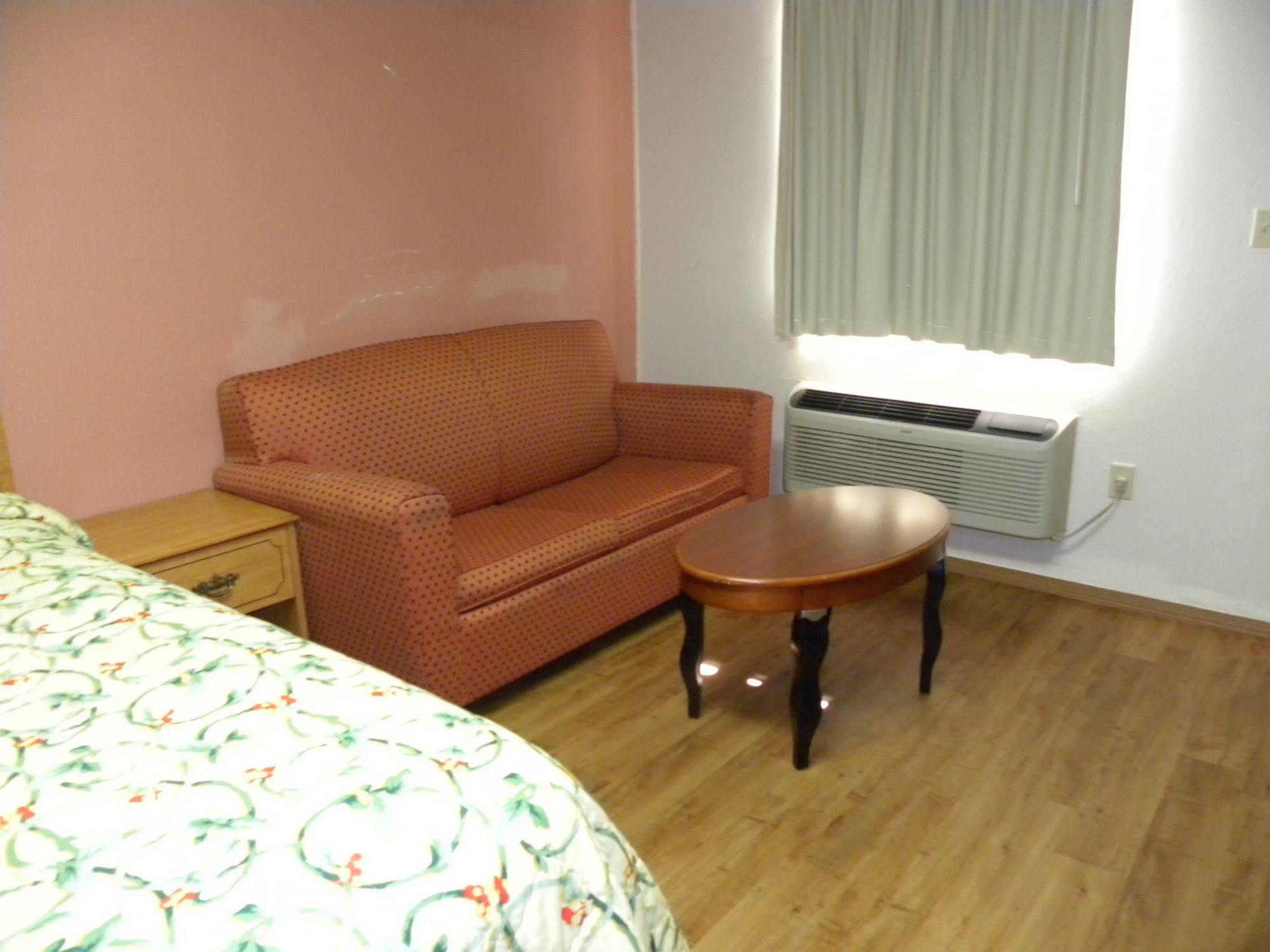 Guest Inn Роджерс Экстерьер фото