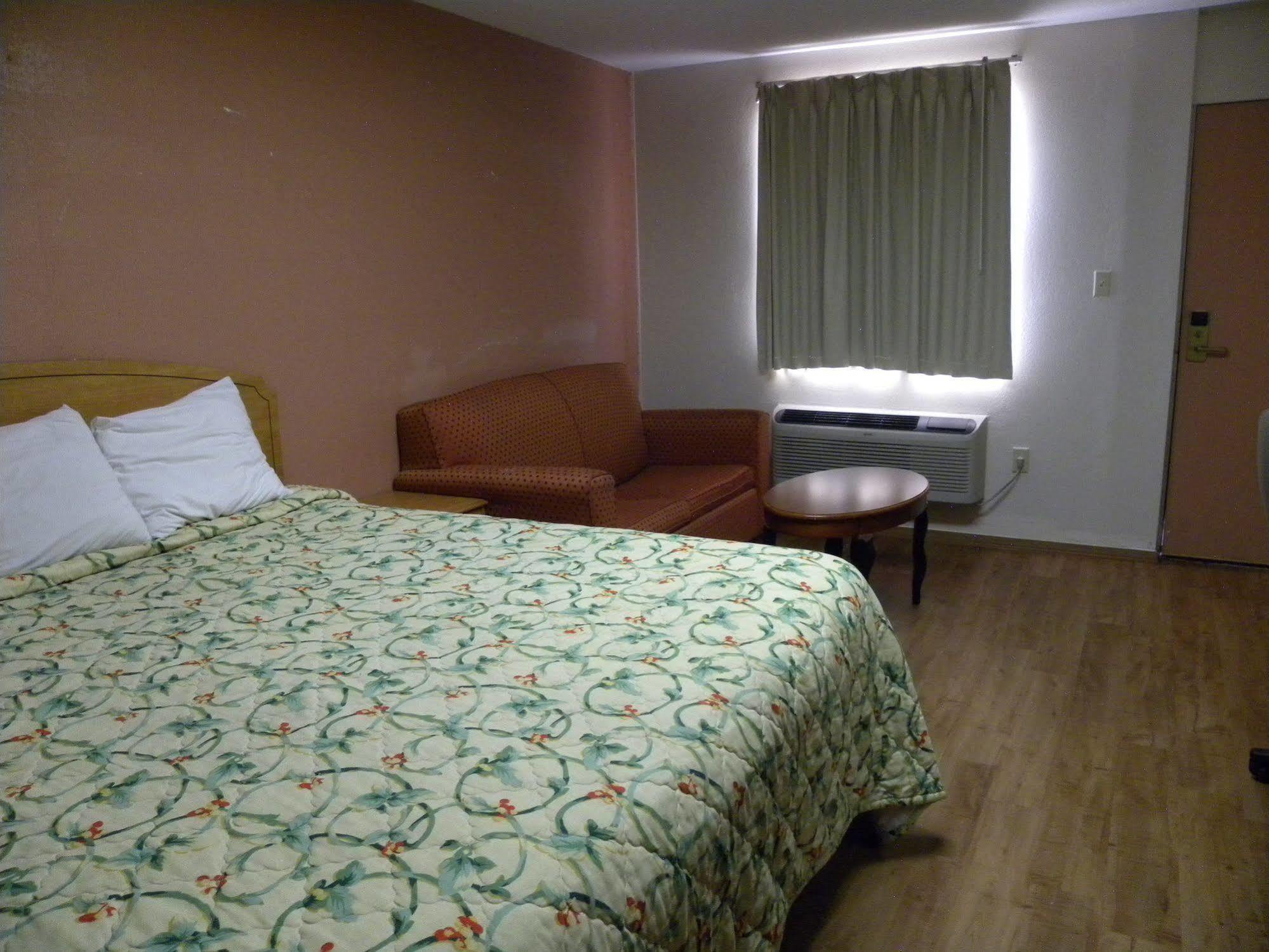 Guest Inn Роджерс Экстерьер фото